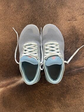 Reebok Women’s Gray and Teal CrossFit Shoes - Size 9.5